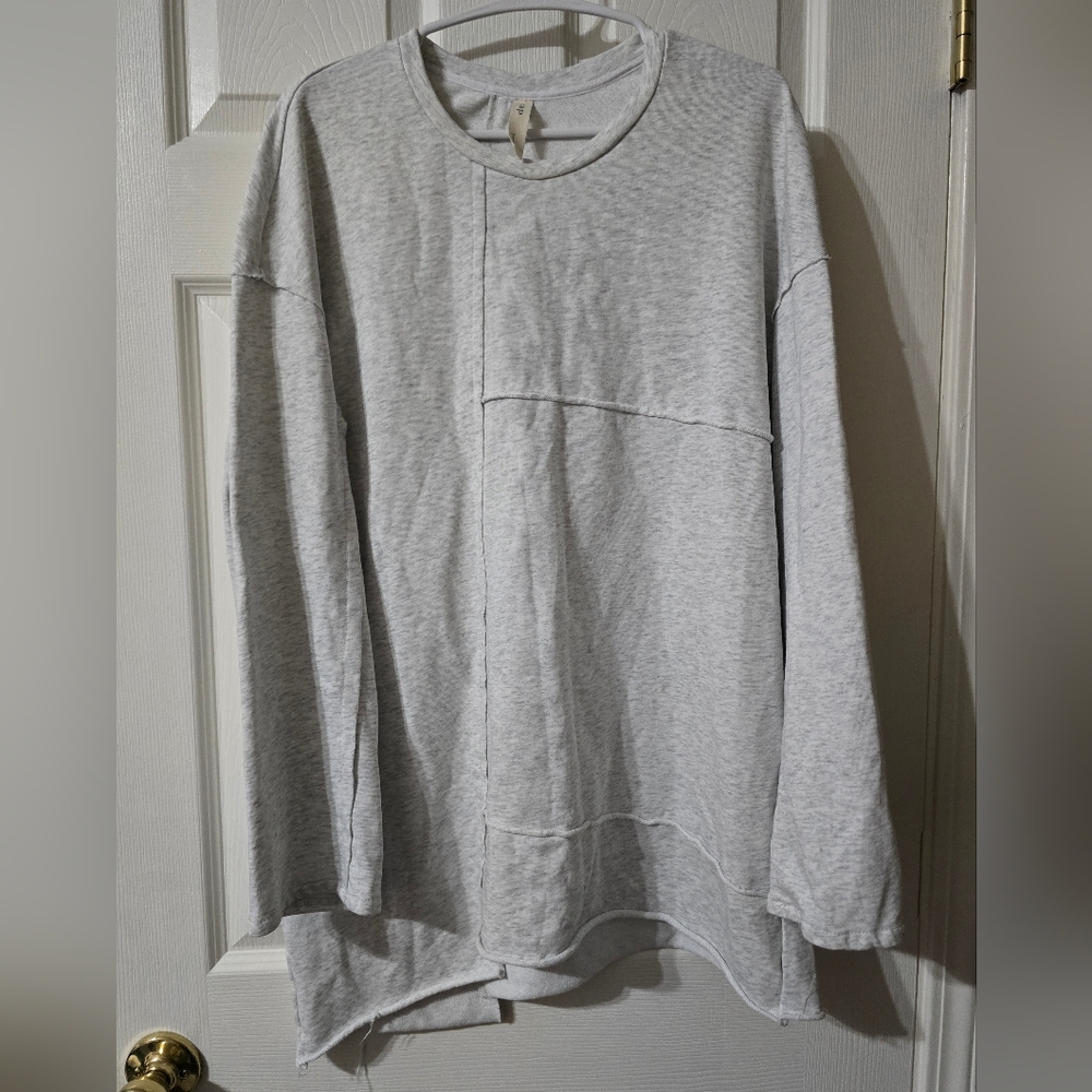 Nap Loungewear Lightweight Crewneck/Long Sleeve Tunic, Raw Hem, Light Gray, EUC!